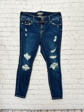 Torrid NWOT Ripped Jean Jeggings